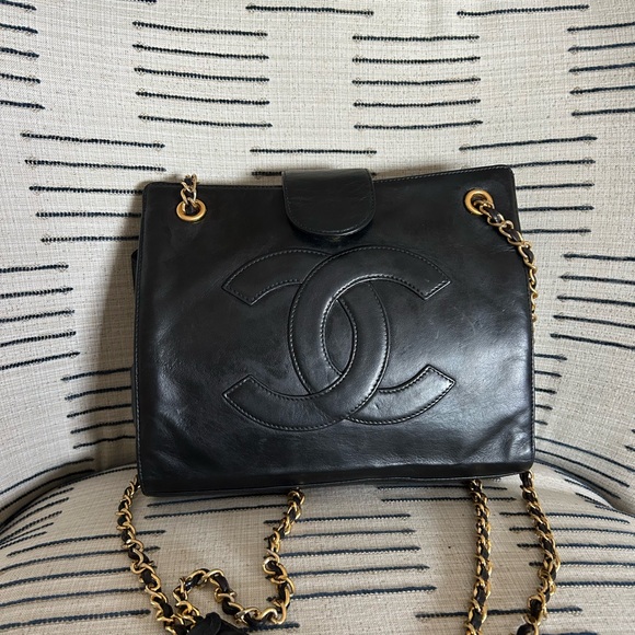 CHANEL Handbags - Authentic Vintage Chanel bag